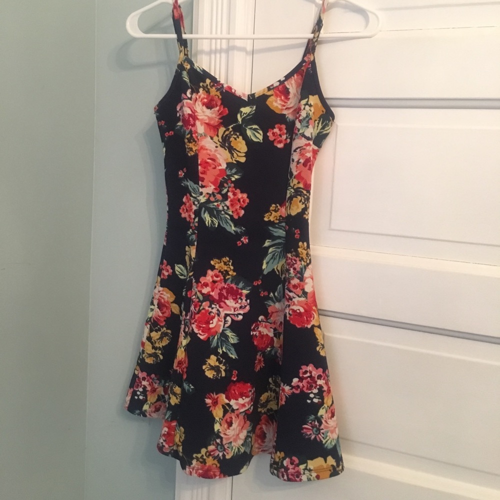 Stretchy fitted floral dress